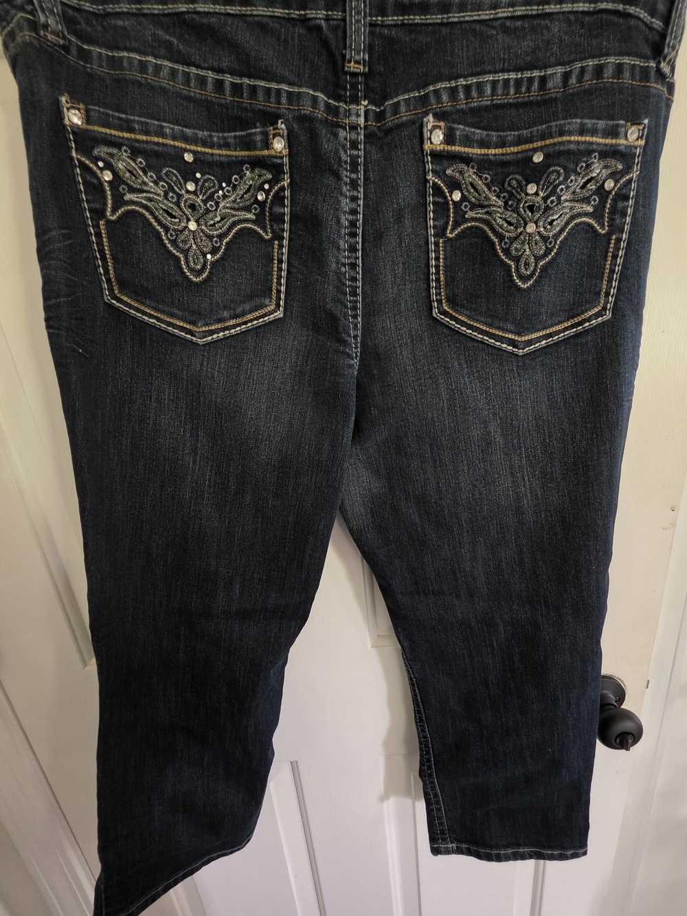 Canyon River Blues Dark Blue Straight-Leg Jeans with Embroidered Back Pockets